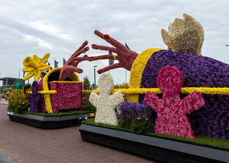 Noordwijk, Netherlands - April 22, 2023: Spectacular flower covered floats in the Bloemencorso Bollenstreek the annual spring flower parade from Noordwijk to Haarlem in the Netherlands.のeditorial素材