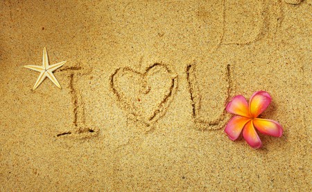 i Love you in the sandの写真素材