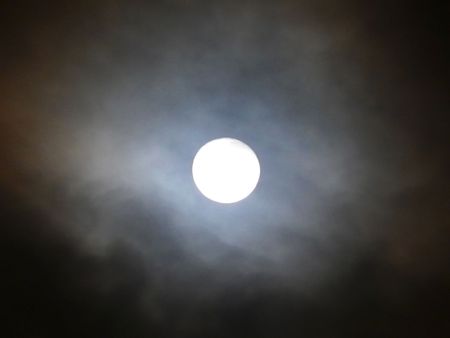 Clear moon effect the light surrounding 