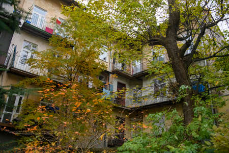 A typical inner courtyard of an old building in the historic center of Lviv, Ukraine. Oktober 2021....
