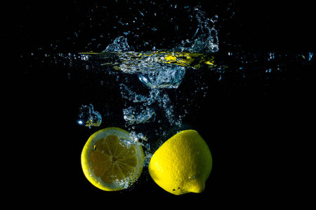 lemon in water