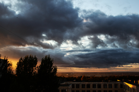 Golden dusk in the cityの写真素材