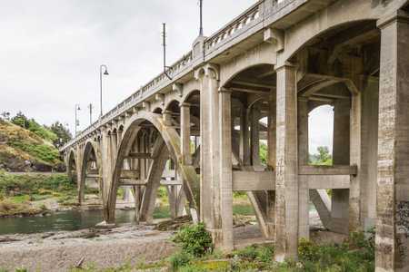 long bridge in oregon crossing the ump qua river shot in springtimeの写真素材