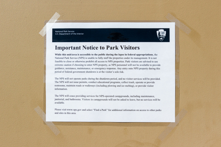 Natural Bridges National Monument, Utah - December 23: Notice to park Visitors during Government Shutdown. December 23 2018, Natural Bridges National Monument, Utahのeditorial素材