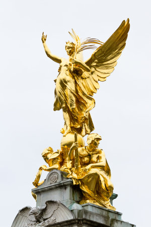 London  - September 06 2019: Winged Victory on top of the Victoria Memorial, London September 06,  2019のeditorial素材