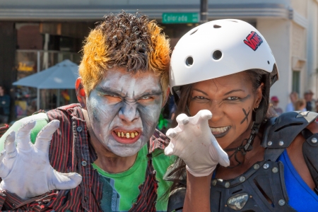 PASADENA, CA/USA -  APRIL 30, 2011 - Unidentified participants and merry-goers attend the 34th annual Pasadena Doo Dah Parade on April 30, 2011 in Pasadena.のeditorial素材