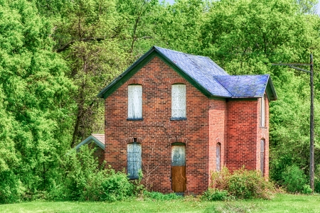 An Abandoned Country Farmhouse on the Midwest Prairieの写真素材