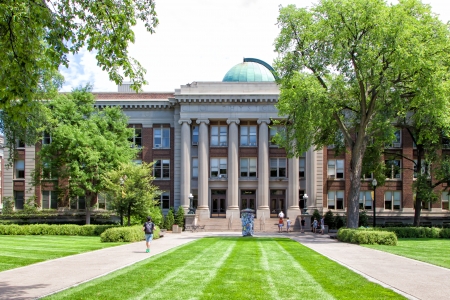 MINNEAPOLIS/USA - July 23: Tate Labratory on the campus of the University of Minnesota.  The University of Minnesota is a university in Minneapolis and St. Paul, MN and the 6th largest univerity in the USA. July 23, 2012.のeditorial素材