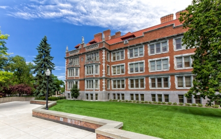 MINNEAPOLIS/USA - July 23:  Follwell Hall on the campus of the University of Minnesota.  The University of Minnesota is a university in Minneapolis and St. Paul, MN and the 6th largest univerity in the USA. July 23, 2012.のeditorial素材
