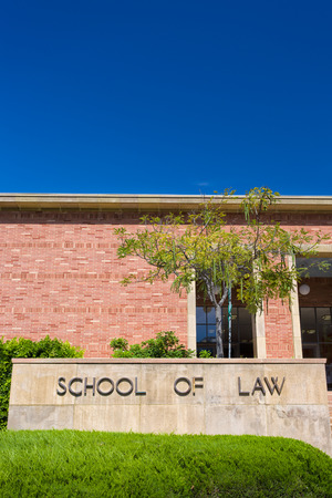 LOS ANGELES, CA/USA - OCTOBER 4, 2014: UCLA School of Law on the campus of UCLA. UCLA is a public research university located in the Westwood neighborhood of Los Angeles, California, United States.のeditorial素材