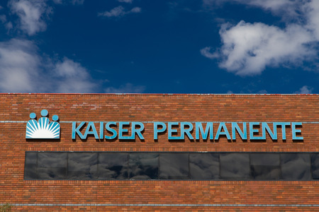 PASADENA, CA/USA - OCTOBER 25, 2014:  Kaiser Permanente medical care facility. Kaiser Permanente is an integrated managed care consortium, based in Oakland, California.のeditorial素材