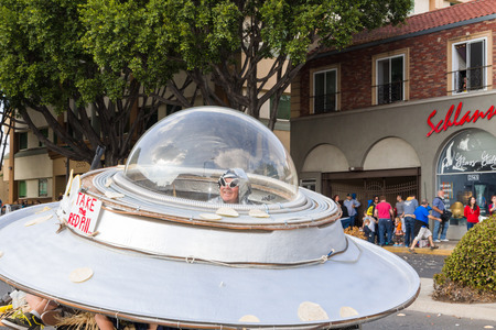 PASADENA, CA/USA - NOVEMBER 15, 2014: Unidentified participants and merry-goers at the 37th annual Pasadena Doo Dah Parade. The Doo Dah Parade is a satirical parody of the Tournament of Roses parade.のeditorial素材
