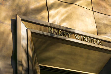 BEVERLY HILLS, CA/USA - JANUARY 3, 2015: Harry Winston store exterior. Harry Winston is fine luxury jeweler.のeditorial素材