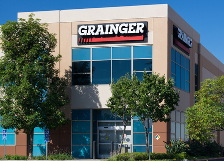 BURBANK, CA/USA - SEPTEMBER 19, 2015: Grainger warehouse facility. W. W. Grainger, Inc. is a Fortune 500 industrial supply company.のeditorial素材