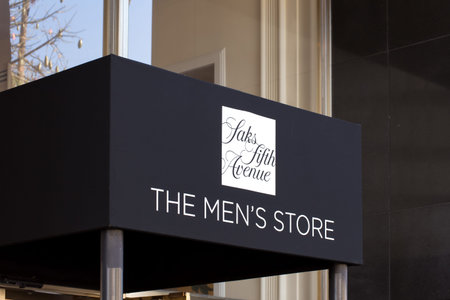 LOS ANGELES, CA/USA - NOVEMBER 11, 2015: Saks Fifth Avenue Men's Store entrance. Saks Fifth Avenue is an American luxury department store.のeditorial素材