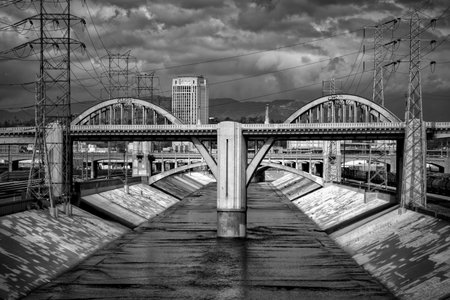 Sixth Street Viaduct and Los Angeles River in downtown Los Angeles, Californiaの写真素材