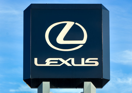 VALENCIA, CA/USA - JANUARY 13, 2016:  Lexus automobile sign and logo. Lexus is the luxury vehicle division of Japanese automaker Toyota.のeditorial素材