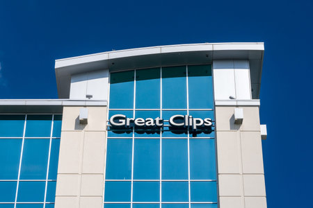 BLOOMINGTON, MN/USA - MAY 29, 2016: Great Clips corporate office headquarters. Great Clips is a hair salon franchise with over 3,700 locations across the United States and Canada.のeditorial素材