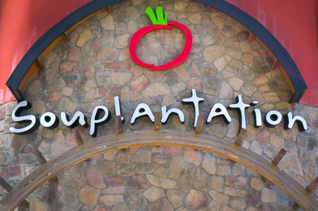 LOS ANGELES, CA/USA - SEPTEMBER 11, 2016: Souplantation restaurant exterior and logo. Souplantation is a United States-based chain of all-you-can-eat buffet-style restaurants.のeditorial素材