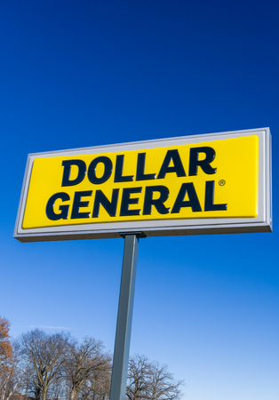 PINE CITY, MN/USA - JANUARY 29, 2017: Dollar General exterior store sign and logo. Dollar General Corporation is an American chain of variety stores.のeditorial素材