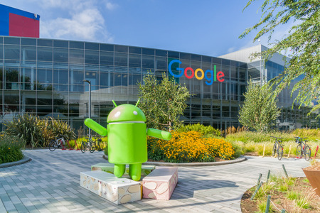 MOUNTAIN VIEW, CA/USA - JULY 30, 2017: Google corporate headquarters and logo. Google is an American multinational technology company that specializes in Internet-related services and products.のeditorial素材