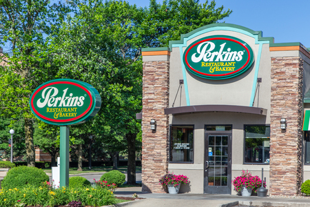 URBANA, IL/USA - JUNE , 2018:  Perkins Restaurant and Bakery. Perkins is a North American casual dining restaurant chain.のeditorial素材
