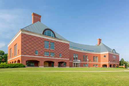 URBANA, IL/USA - JUNE 2, 2018: Grainger Engineering Library on the campus of the University of Illinois at UrbanaâChampaign.のeditorial素材