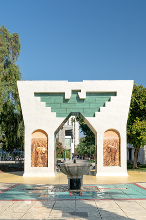 SAN JOSE, CA/USA - OCTOBER 21, 2018: Silva Family Fountain and Cesar Chavez Monument on the campus of San Jose State University.のeditorial素材