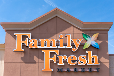 HUDSON, WI/USA - MARCH 25, 2019: Family Fresh retail grocery store and trademark logo. Family Fresh is owned by  SpartanNash company.のeditorial素材