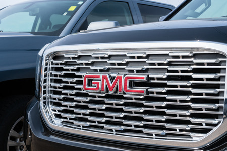 STILLWATER, MN/USA - MARCH 24, 2019: GMC automobile truck grille and trademark logo.のeditorial素材