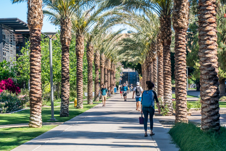 TEMPE, AZ/USA - APRIL 10, 2019: Unidentified individuals on the campus of Arizona State University.のeditorial素材