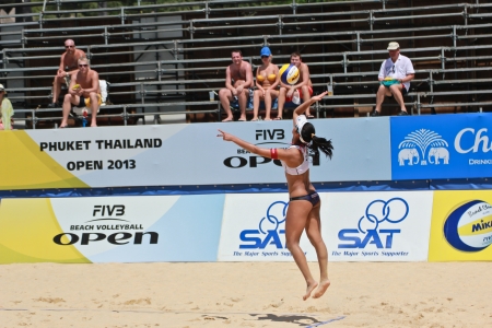 PHUKET, THAILAND - OCTOBER 29: unidentified russia and japan players in 
the qualifying rounds of the FIVB Beach Volleyball, Phuket Thailand Open 
powered by PTT on October 29, 2013 at Karon Beach in Phuket, Thailand のeditorial素材