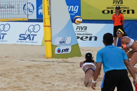 PHUKET, THAILAND - OCTOBER 29: unidentified russia and japan players in the qualifying rounds of the FIVB Beach Volleyball, Phuket Thailand Open powered by PTT on October 29, 2013 at Karon Beach in Phuket, Thailand のeditorial素材