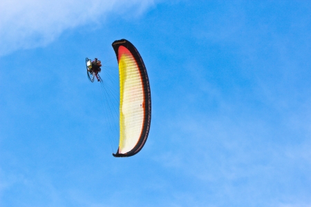 PHUKET,THAILAND - NOVEMBER 15: unidentified competitor 
of the 4th Asian Beach Game Test Event for Paramotor (CAT II)
on November 15, 2013 in Phuket,Thailandのeditorial素材