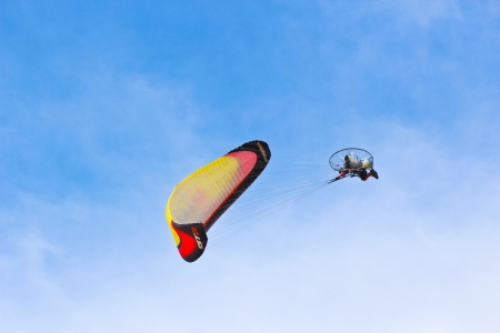PHUKET,THAILAND - NOVEMBER 15: unidentified competitor 
of the 4th Asian Beach Game Test Event for Paramotor (CAT II)
on November 15, 2013 in Phuket,Thailandのeditorial素材