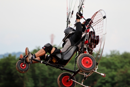 PHUKET,THAILAND - NOVEMBER 15: unidentified competitor 
of the 4th Asian Beach Game Test Event for Paramotor (CAT II)
on November 15, 2013 in Phuket,Thailandのeditorial素材