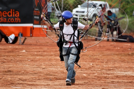 PHUKET,THAILAND - NOVEMBER 15: unidentified competitor of the 4th Asian Beach Game Test Event for Paramotor (CAT II)on November 15, 2013 in Phuket,Thailandのeditorial素材