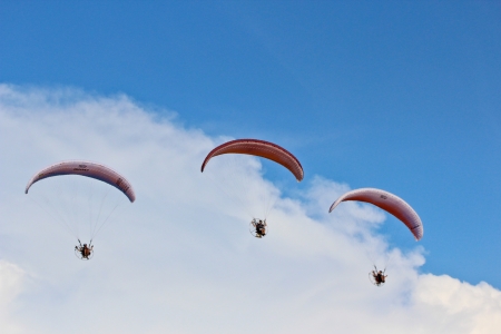 PHUKET,THAILAND - NOVEMBER 15: unidentified competitor 
of the 4th Asian Beach Game Test Event for Paramotor (CAT II)
on November 15, 2013 in Phuket,Thailandのeditorial素材