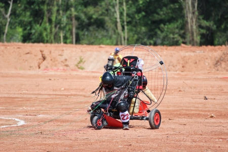 PHUKET,THAILAND - NOVEMBER 15: unidentified competitor 
of the 4th Asian Beach Game Test Event for Paramotor (CAT II)
on November 15, 2013 in Phuket,Thailandのeditorial素材