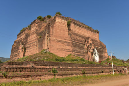Mingun Pa Hto Taw Gyi, Myanmar