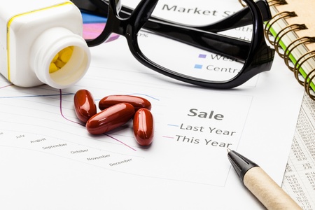 Business report show sale last year compare to this year which decline sharplyの写真素材