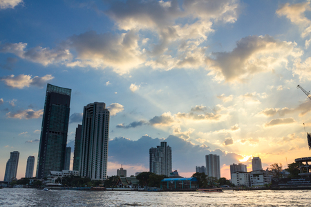 BANGKOK THAILAND - JANUARY 22 : building construction at Chao Phraya River on January 22, 2017 in Bangkok Thailandのeditorial素材