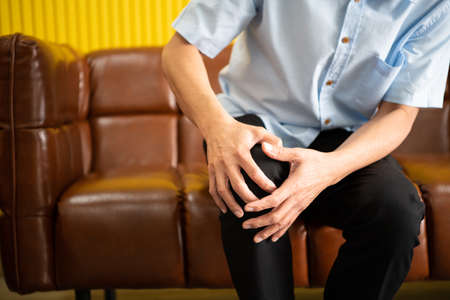 Senior businessmen and health that has to face as they age and to be who rely on medicines or assistive devices.の写真素材