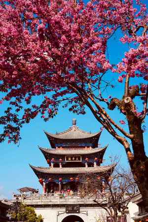 Scenery at the gate of Wuhua Tower in Dali Old City