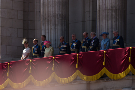 LONDON, UK - Queen Elisabeth II and the royal family in the Buckingham Palace on Britain's Dayのeditorial素材