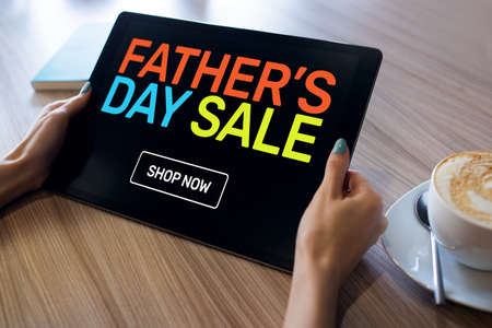 Fathers day sale banner on mobile device screen. Online shopping and digital marketing conceptの写真素材
