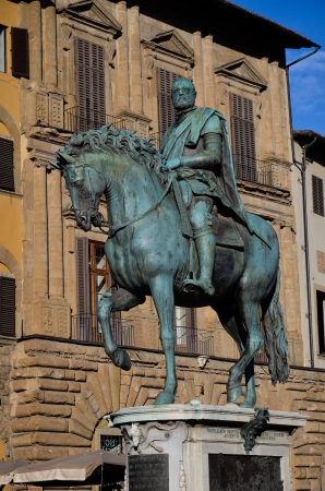 view of the imposing bronze statue of Cosimo de の写真素材