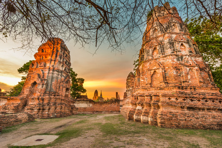Old Buddha Statue and Old Temple Architecture at Wat Mahathat, Ayutthaya, Thailandの写真素材