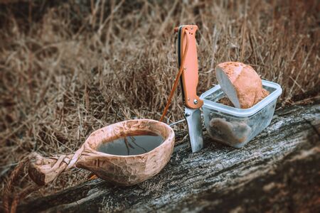 Dine outdoors while hiking.の写真素材