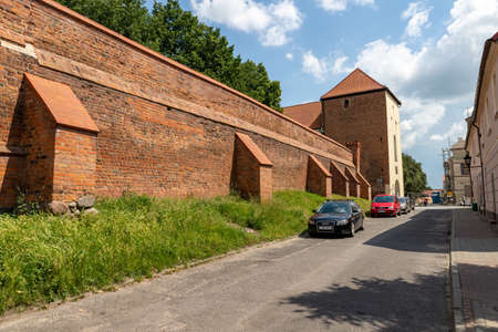 Chelmno, kujawsko-pomorskie / Poland-25 June 2020.: Defensive walls of a small town. Red brick building. Summer season.のeditorial素材